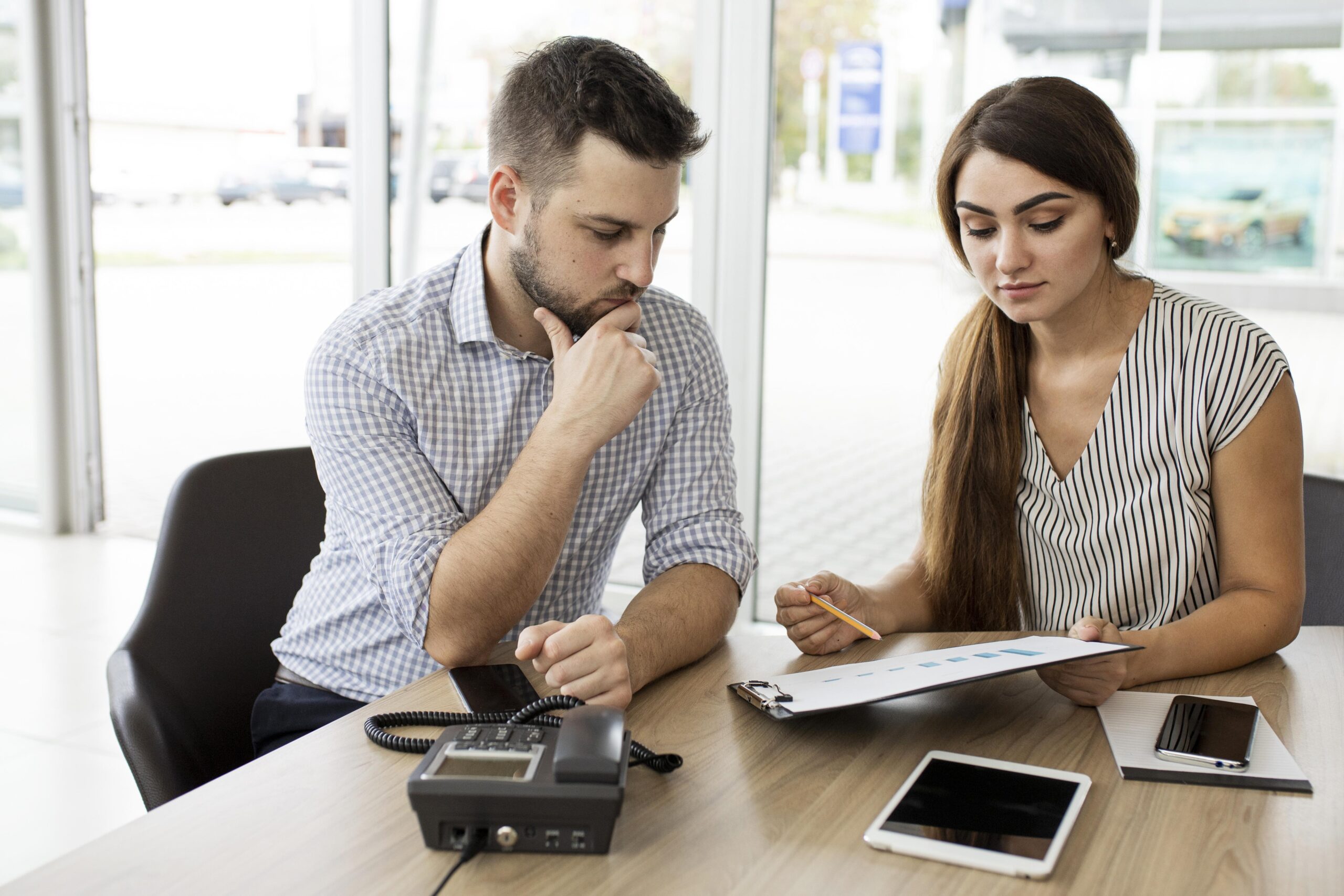 Loan Settlement Expert vs Direct Bank Negotiation – Which One Saves You More Money in 2025?