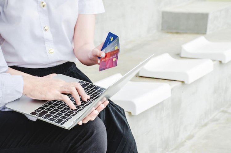 Credit Card Balance Transfer vs Personal Loan: Which Can Reduce Your Debt Burden?